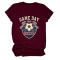 Détail à plat d'un t-shirt de football Game Day 2026 bordeaux avec impression de qualité - S / Bordeaux