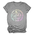 Detailansicht eines grauen T-Shirts mit Girls Trip 2026 Strandgrafik und Palmen-Print - S / Dunkelgrau