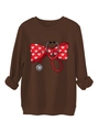 Détail du motif stéthoscope cœur et nœud rouge sur un sweat marron col rond - Café