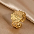Adjustable golden stainless steel ring featuring a star pattern and link chain band - Star Burst Hammered Texture Style (N6809)