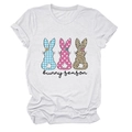Détail de silhouettes de lapin à motifs carreaux et léopard sur un t-shirt en coton - Blanc (Texte Noir)