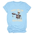 T-shirt bleu clair avec illustration vintage de crâne et bouteille de vin à plat - S / Bleu clair