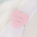 Rosa Herz-Serviettenring mit LOVE YOU Relief auf Silberband für Hochzeit Tischdekoration - Rosa Herz (Silberner Ring) / Rosa