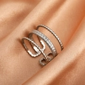 Dreiteiliges silbernes Edelstahl-Ring-Set mit Blattstruktur und Perlenbändern - Silber Dreiteiliges Set (N6726)