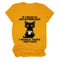 Dettaglio di una t-shirt in cotone giallo zenzero con stampa vintage gatto nero e caffè - S / Giallo Senape (Testo Nero)