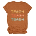 Détail du t-shirt orange caramel avec imprimé Teach Compassion, Kindness, Confidence - Orange Brûlé (Police Blanche)