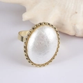 Elegant gold oval napkin ring with pearl-like wrinkled texture and beaded metal edges - Oval Pearl Style / Gold