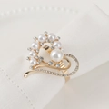 Rond de serviette cœur doré élégant avec perles et strass sur serviette blanche - Cœur avec Perle et Strass