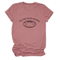 Detailansicht des Vintage-Rosa T-Shirts mit Tis the Damn Season Football-Aufdruck - S / Oberteile / Roségold (Schwarzer Text)