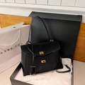 Sac fourre-tout élégant en daim noir avec fermoir doré tournant dans un coffret cadeau - Noir Mat Petit