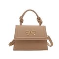 Elegante borsa a tracolla kaki con fiocco dorato e manico superiore con nodo unico - Cachi