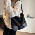 Borsa tote retrò in pelle scamosciata nera con cuciture bianche a contrasto e tracolla - Nero