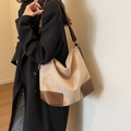 Borsa tote beige in tela con finiture in pelle marrone e cuciture bianche a vista - Cachi