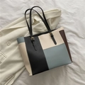 Bolso tote minimalista de piel sintética en bloques de color con paneles geométricos - Azul