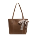 Bolso tote marrón de gran capacidad con costuras blancas y cinta decorativa de seda - Marrón