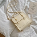 Modische cremeweiße minimalistische Satchel-Tasche mit goldenen Schnallen und Riemen - Cremeweiß