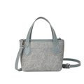 Bolso saco azul minimalista con textura de mármol, herrajes plateados y correa ajustable - Azul