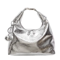 Zilveren metallic handtas met geplooide textuur en ronde metalen bolvormige hanger - Zilver
