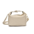Bolso almohada tejido beige minimalista con herrajes dorados y correa ajustable - Blanco
