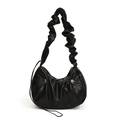 Moderna borsa a nuvola nera a pieghe con fibbie in metallo e tracolla arricciata - Nero