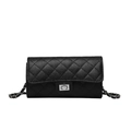 Klassische schwarze Stepptasche mit Silberverschluss und Kettenriemen aus genarbtem Leder - Schwarz