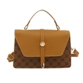 Bolso bandolera cuadrado marrón jengibre con patrón floral acolchado y cierre de metal - Marrón