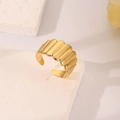 Anello aperto placcato oro 18K con design ondulato e linee di serpente alla moda - Stile Aperto Texture Conchiglia Onda Oro (N6823)
