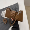 Braune baguette-tasche mit krokoprägung, quadratischer schnalle und flechtgriff - Braun