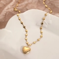 Elegante collar de relicario de corazón en acero inoxidable bañado en oro 18K con grabado - Estilo Dorado (F3257)