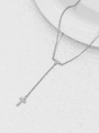 Detalle del collar de acero plateado con eslabón de corazón y colgante de cruz - Estilo de Corazón Cruzado Plata (F2568) / Plateado