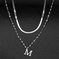 Collier double rang en acier inoxydable avec chaîne à chevrons et pendentif lettre M - Lettre A / Argenté