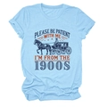T-shirt bleu clair à plat avec graphique de calèche vintage et texte de slogan rétro - Bleu clair