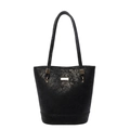 Bolso tipo cubo negro para mujer con textura craquelada única y placa de logo dorada - Negro