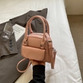 Schicke rosa PU-Leder Bowling-Tasche mit Griffen und verstellbarem Silberriemen - Rosa