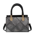 Bolso de mano cuadrado gris denim con costuras de diamante y asas tejidas negras - Negro
