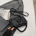 Borsa a tracolla plissettata nera alla moda con manico a catena e tracolla lunga - Nero