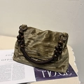 Vintage olijfgroene fluwelen draagtas met een unieke handgemaakte houten kralenband - Champagne