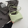 Sac à bandoulière plissé vert menthe en cuir PU souple avec bandoulière et poignée - Vert