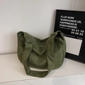 Bolso tote minimalista de ante verde oscuro con diseño de media luna y correa ancha - Verde
