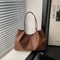 Bolso tote grande marrón para mujer en cuero sintético suave con diseño minimalista - Marrón