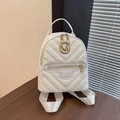 Mini zaino trapuntato bianco chic con ciondolo logo M dorato e motivo a punto V - Bianco