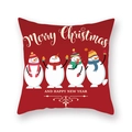 Détail d'une housse de coussin de Noël rouge avec bonhomme de neige et vœux festifs - Illustration de quatre bonshommes de neige rouge festif (19XMAS16(32))