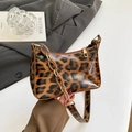 Sac sous le bras à motif léopard avec chaîne dorée et cuir synthétique brillant - Léopard Marron