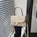 Minimalistische beige handtas met gouden sluiting en afneembare schouderriem - Wit