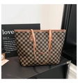Sac fourre-tout à damier marron et noir avec double bandoulière et rivets dorés - Marron
