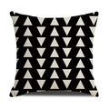 Moderner quadratischer Leinenkissenbezug mit schwarz-weißem geometrischem Muster - Schwarz Weiß Kontrast Geometrische Dreiecke (SXYM10-16)