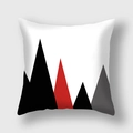 Funda de cojín nórdica con triángulos geométricos rojos y grises sobre blanco - Patchwork de Triángulos Rojo Negro Gris (5)DM328 / 45x45cm (Sin Relleno)