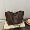 Bolso tote grande de cuero sintético marrón con textura vintage y letras doradas - Marrón