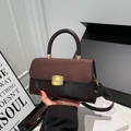 Borsa a tracolla retrò bicolore in pelle scamosciata marrone scuro con chiusura dorata - Marrone