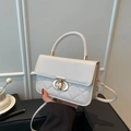 Borsa a tracolla trapuntata beige con chiusura CD dorata e tracolla regolabile - Bianco